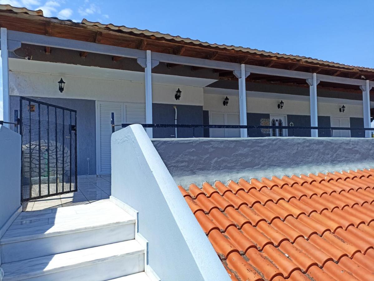 Seven Seas Apartments Artémida Eksteriør bilde