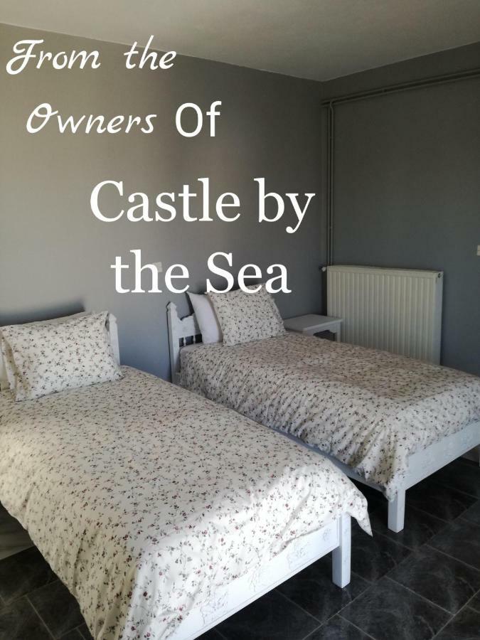 Seven Seas Apartments Artémida Eksteriør bilde