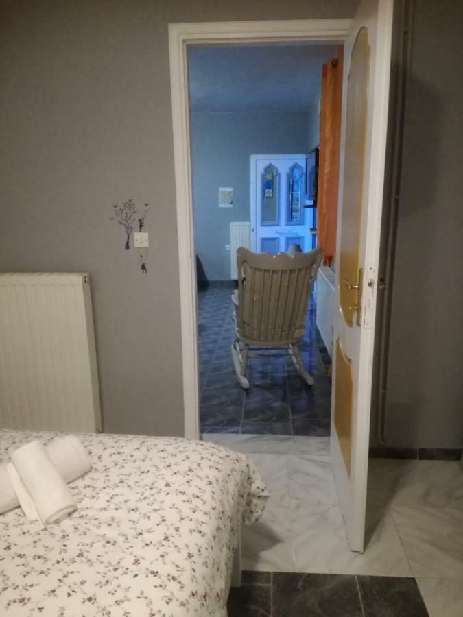 Seven Seas Apartments Artémida Eksteriør bilde