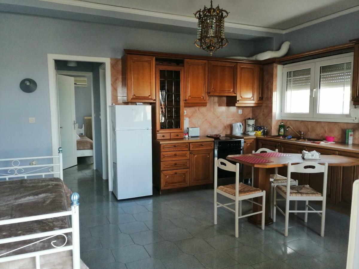 Seven Seas Apartments Artémida Eksteriør bilde