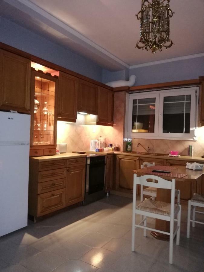 Seven Seas Apartments Artémida Eksteriør bilde
